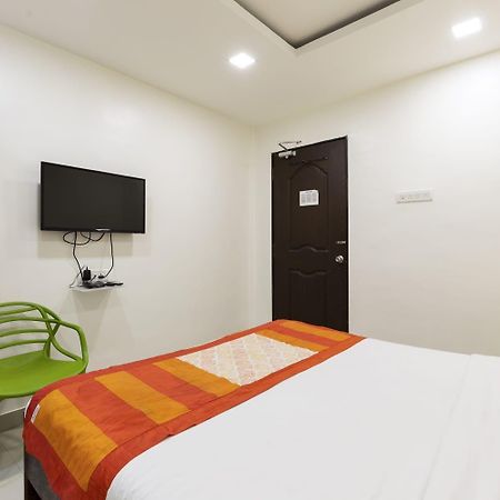 Hotel Amber Suite Near Mumbai Airport Екстериор снимка